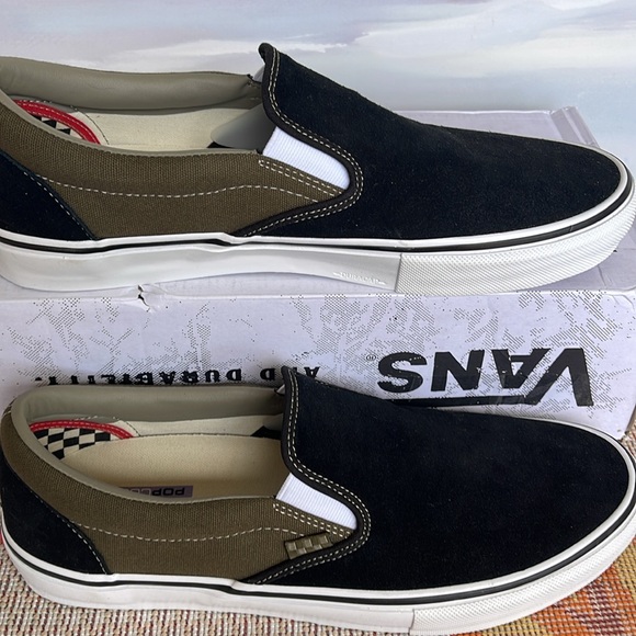 Vans Men’s Skate Slip-On
Black Olive
VN0A5FCAB1V
Sneakers - Picture 2 of 16